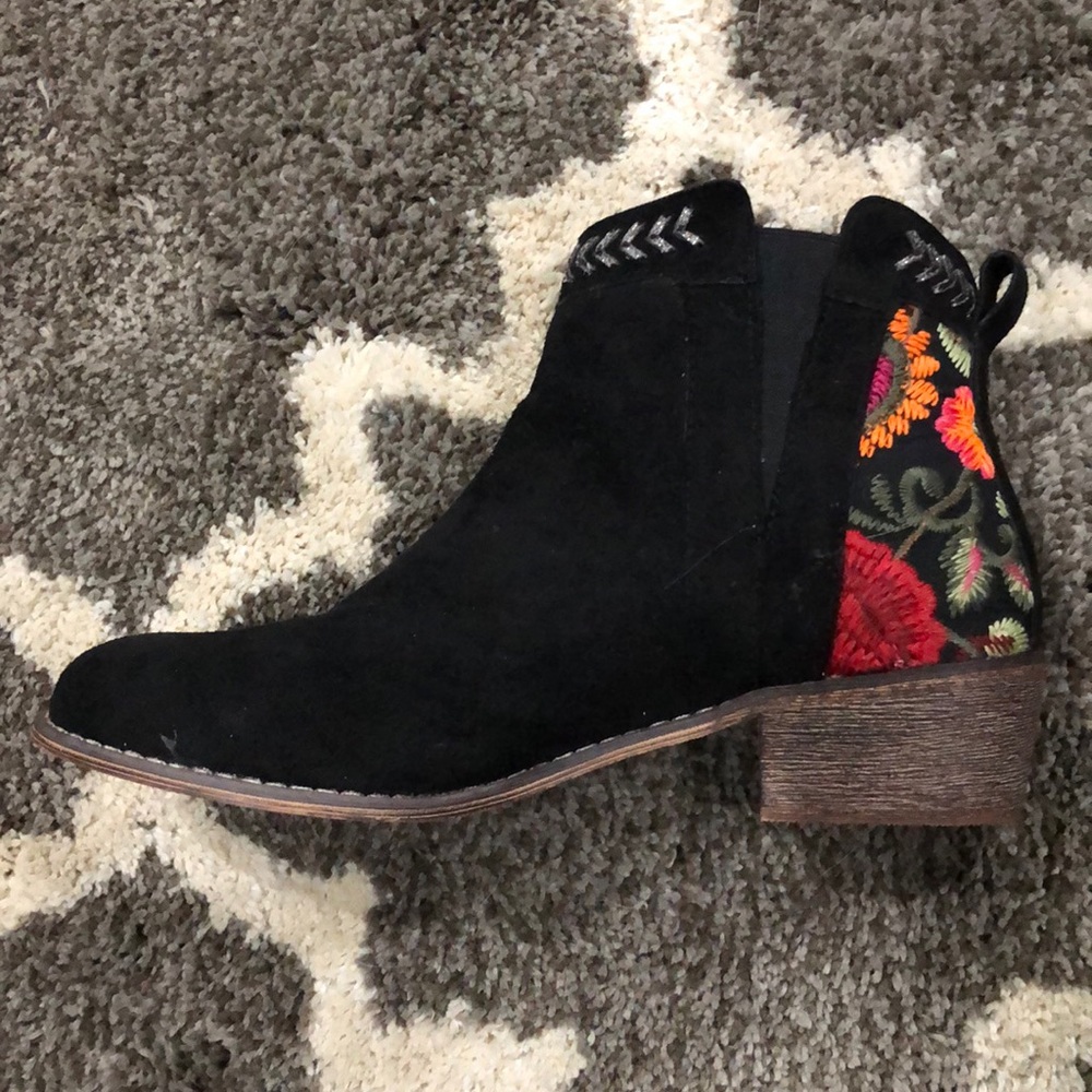 NEW ankle Booties with Floral embroidery 8 1/2